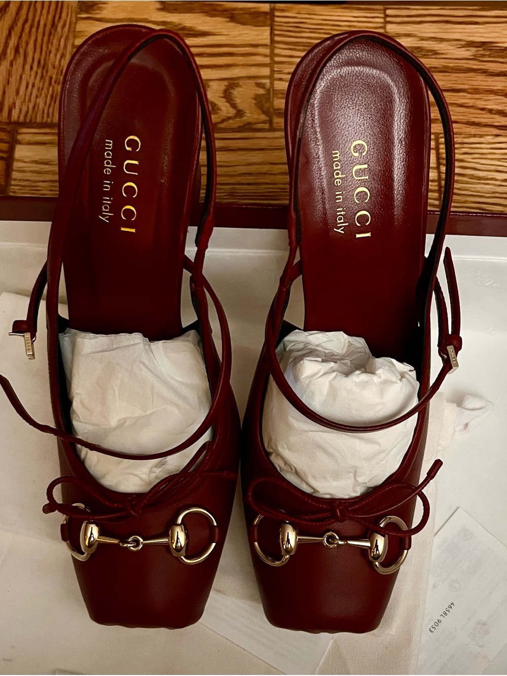 Gucci Burgundy Leather Slingback Pumps with Gold Horsebit - Picture 5 of 12